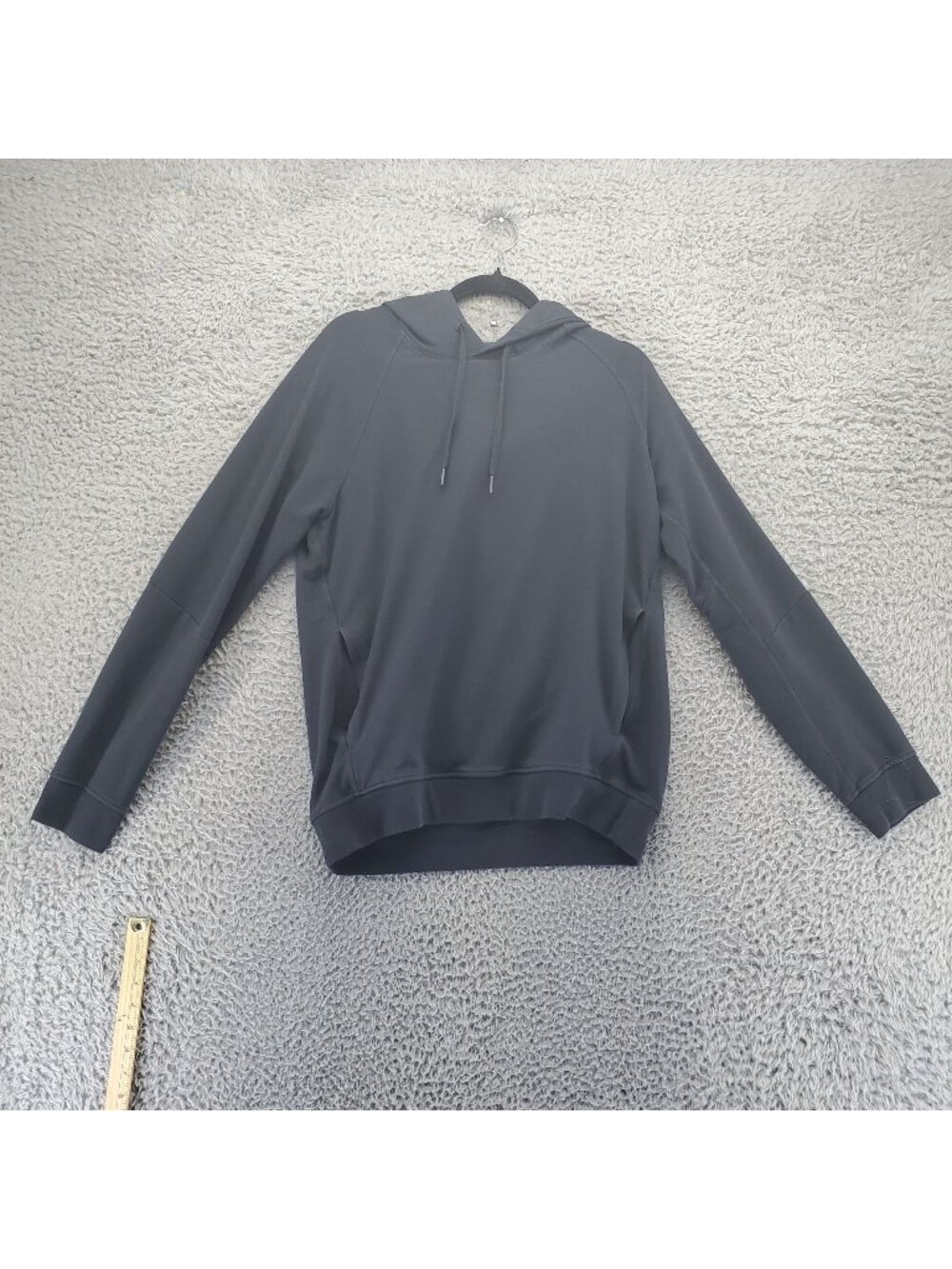 Lululemon Hoodie Womens Medium Black Drawstring Athletic Pullover Logo Lightweig